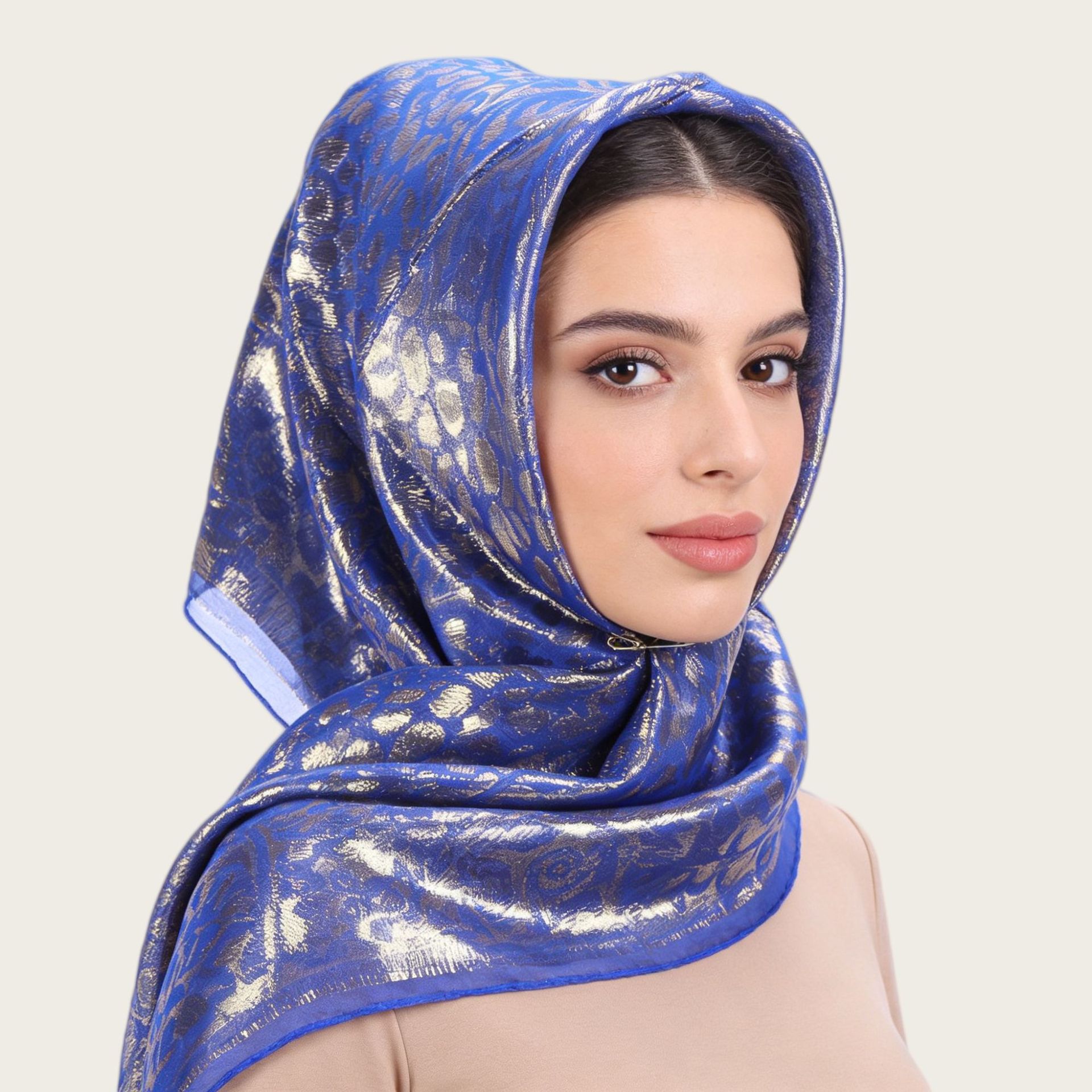 Lenço Quadrado Jacquard com Es - Women Accessories Usa avaliação e preço